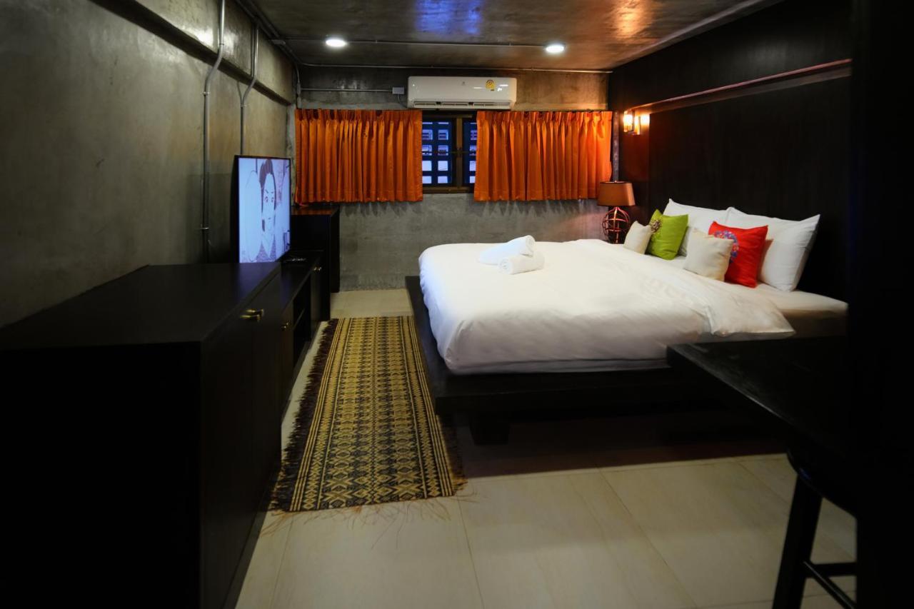 Photohostel Bangkok Ngoại thất bức ảnh